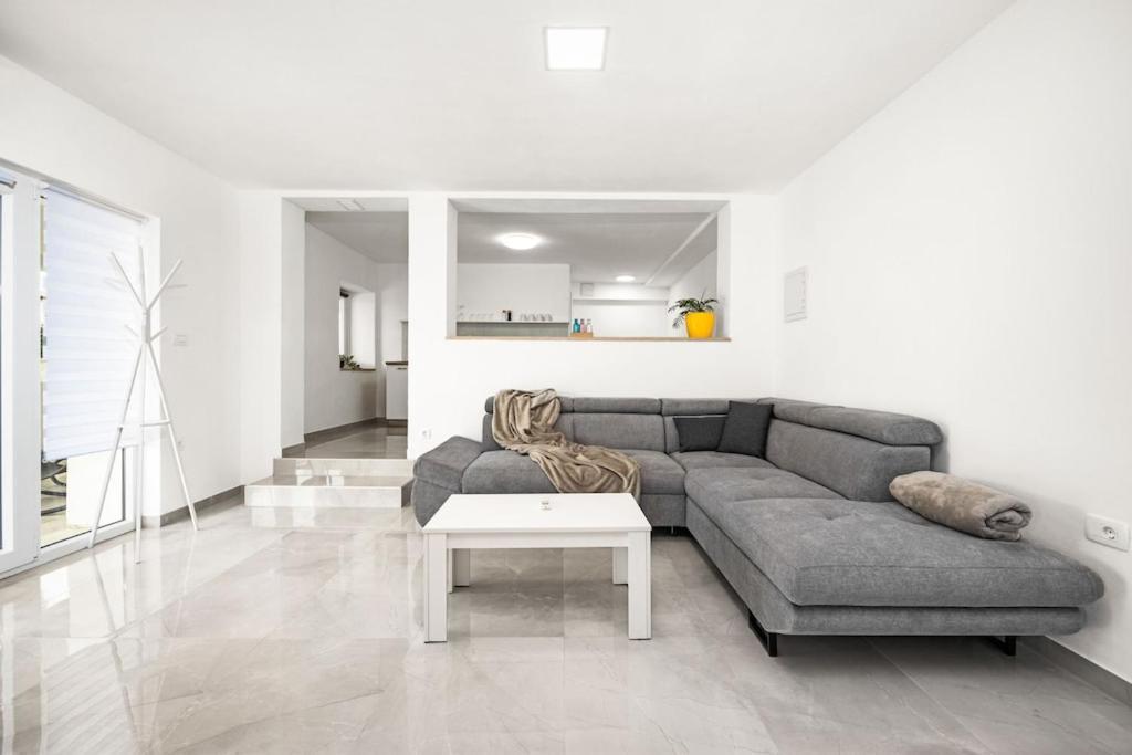 Apartment Olive Garden Near Pula 3 Km From Center And Only 4 Km From The Beach For 4 Persons Extérieur photo